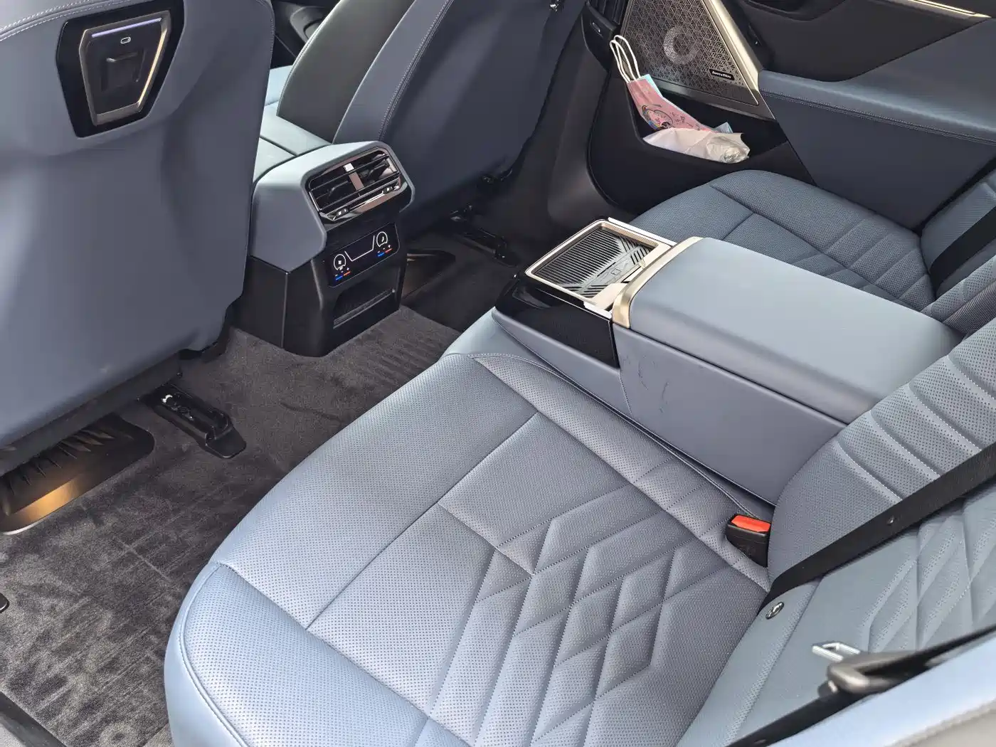BMW 5 Series 2024 530Li Premium M Sport Package фото 7