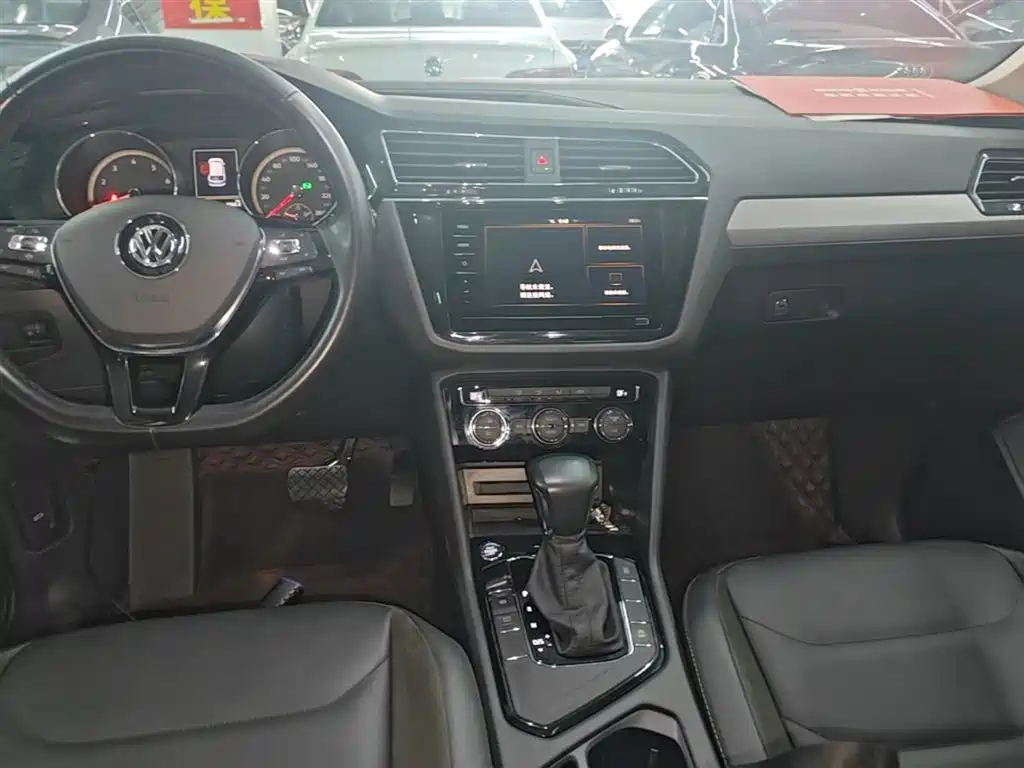 Volkswagen Tiguan L 2019 330TSI Automatic 2WD Panorama Comfort Edition China VI фото 13