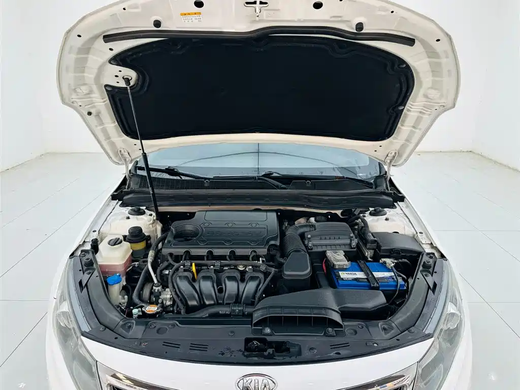 Kia K5 2011 2.0L Automatic DLX фото 23