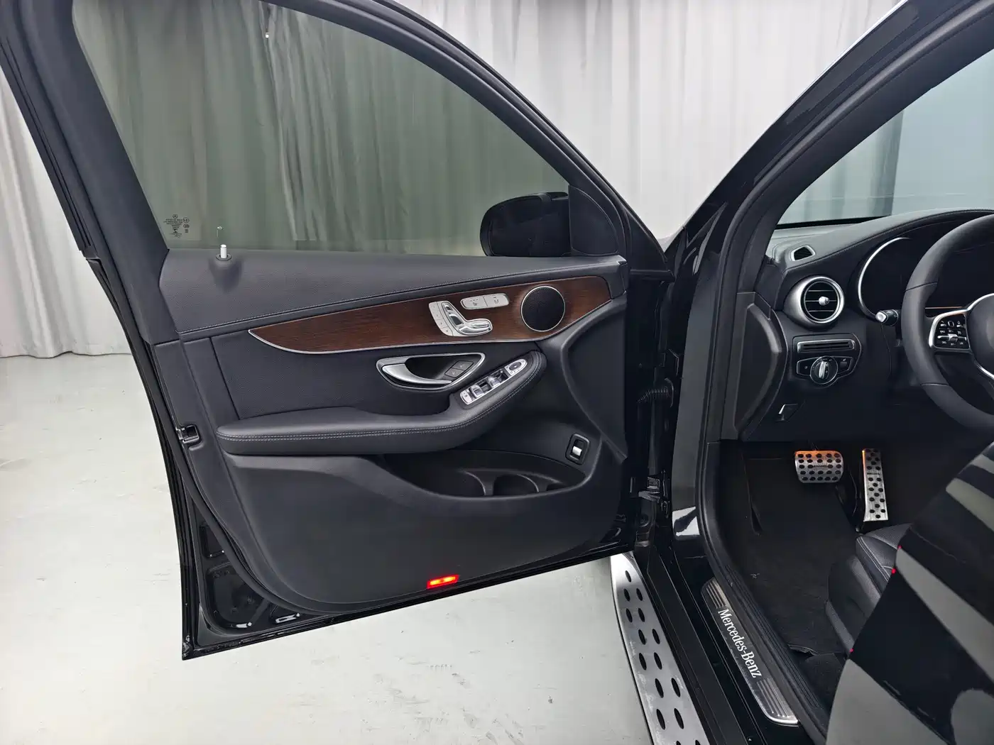 Mercedes-Benz GLC 2022 GLC 300 L 4MATIC Dynamic Collector's Edition фото 7