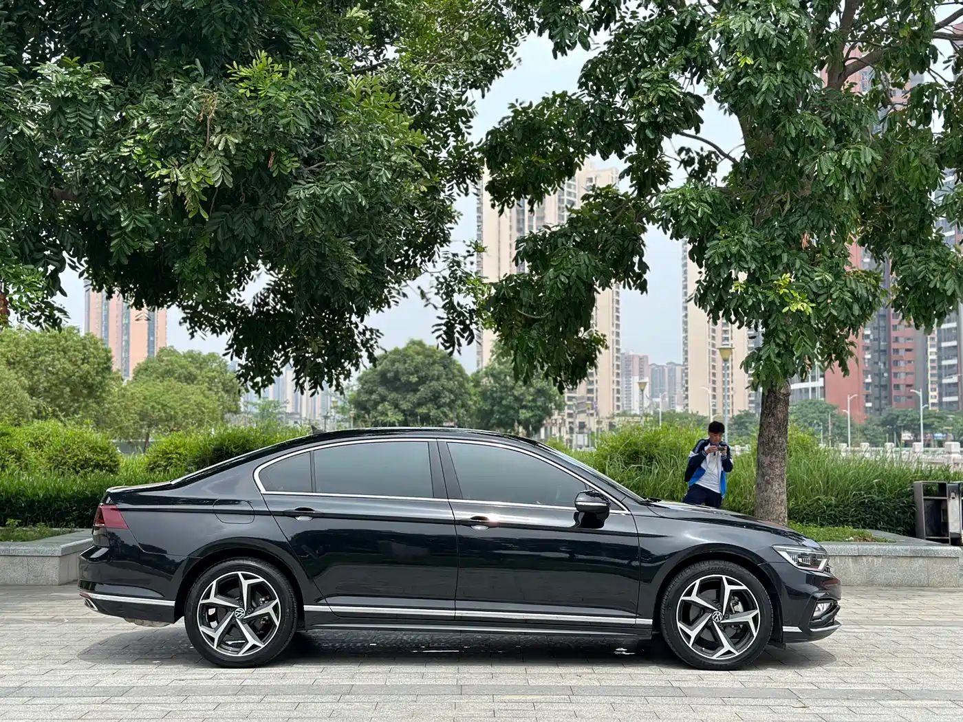 Volkswagen Magotan 2023 2 Million Units Anniversary Edition 330TSI DSG Leading Type фото 3