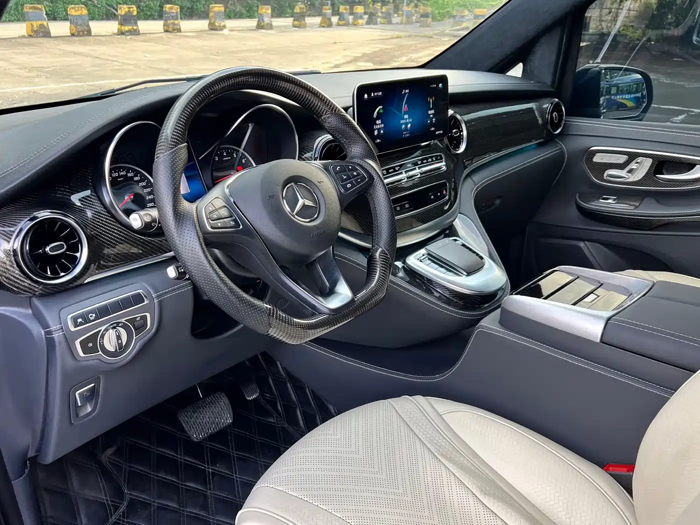 Mercedes-Benz V-Class 2022 V 260 L Long Wheelbase Luxury Edition фото 7