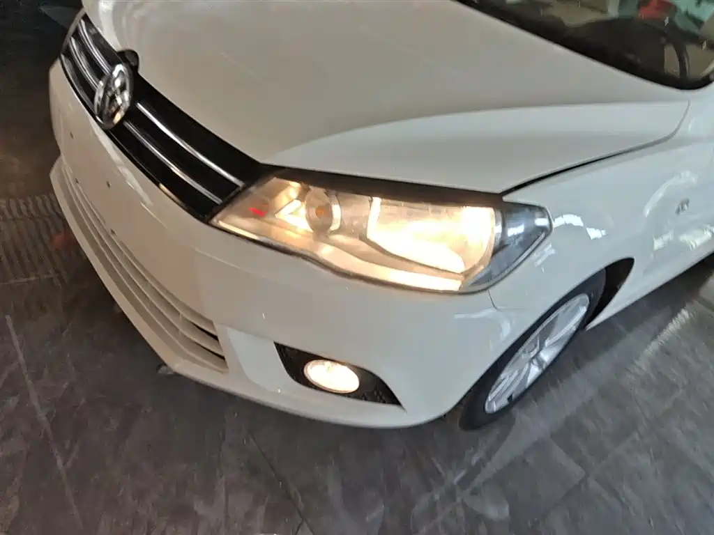 Volkswagen Jetta 2015 1.6L Auto Comfort фото 24