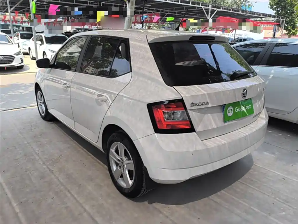 Škoda Fabia 2017 1.4L Auto Car Enjoy Edition фото 5