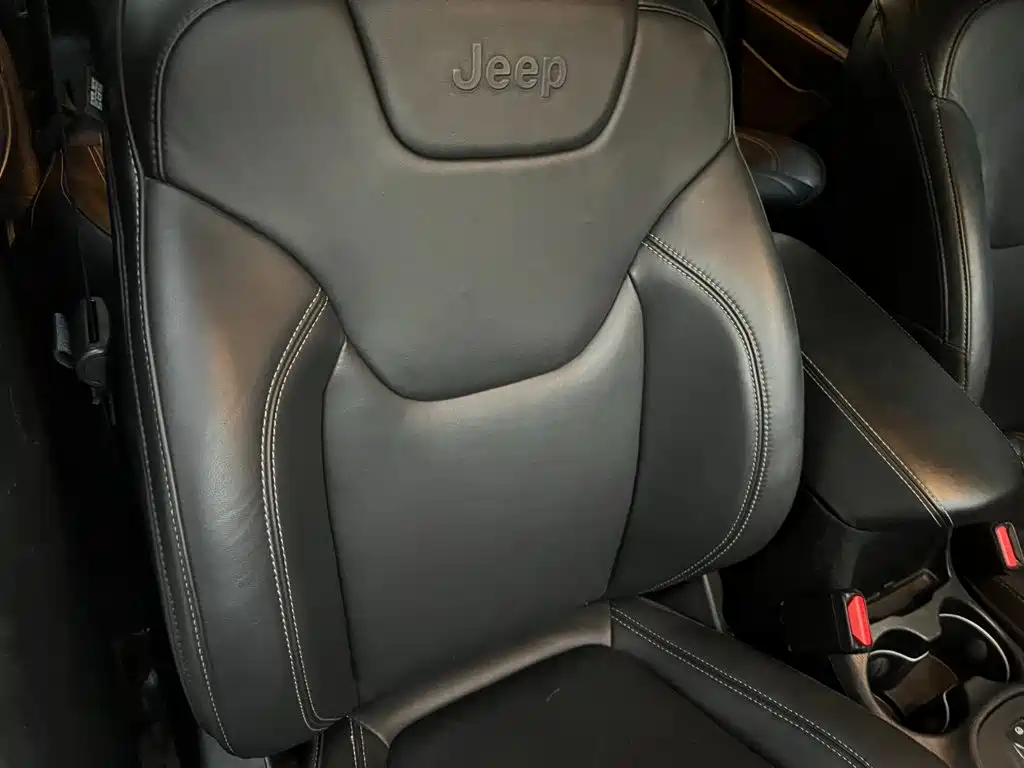 Фото 22 - Jeep Cherokee