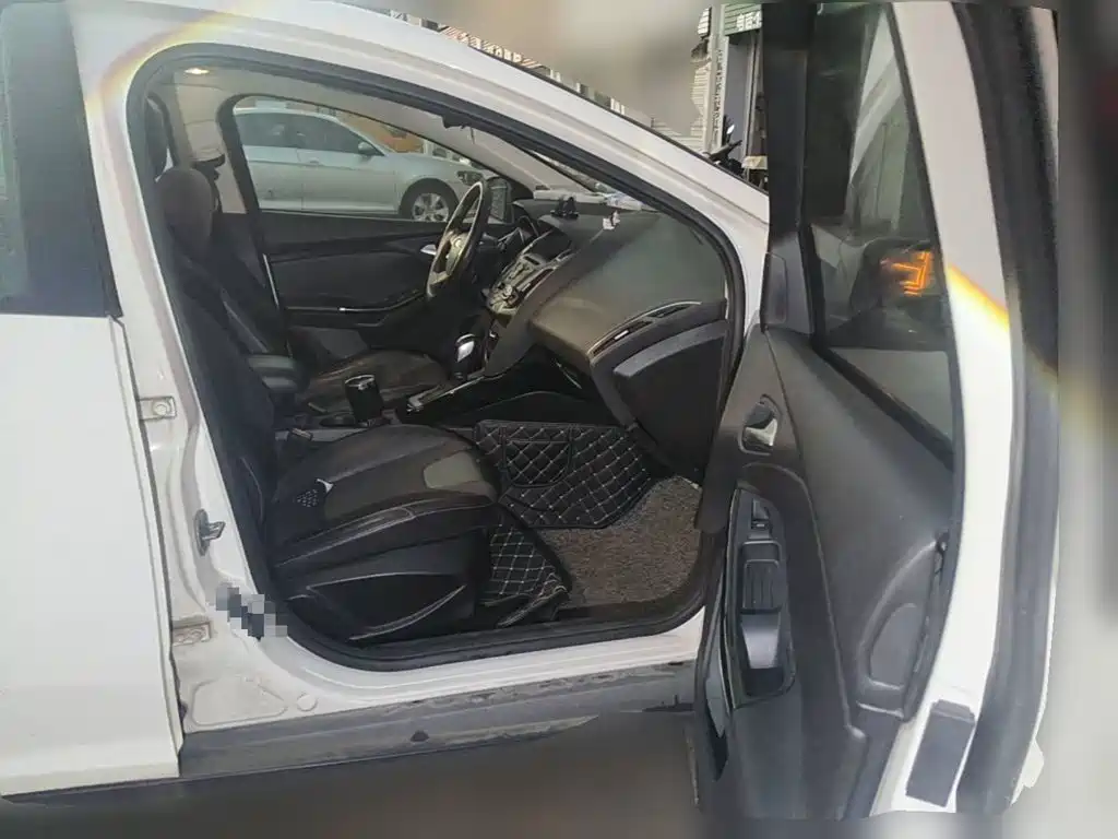 Ford Focus 2013 2012 Sedan 1.6L Automatic Trend