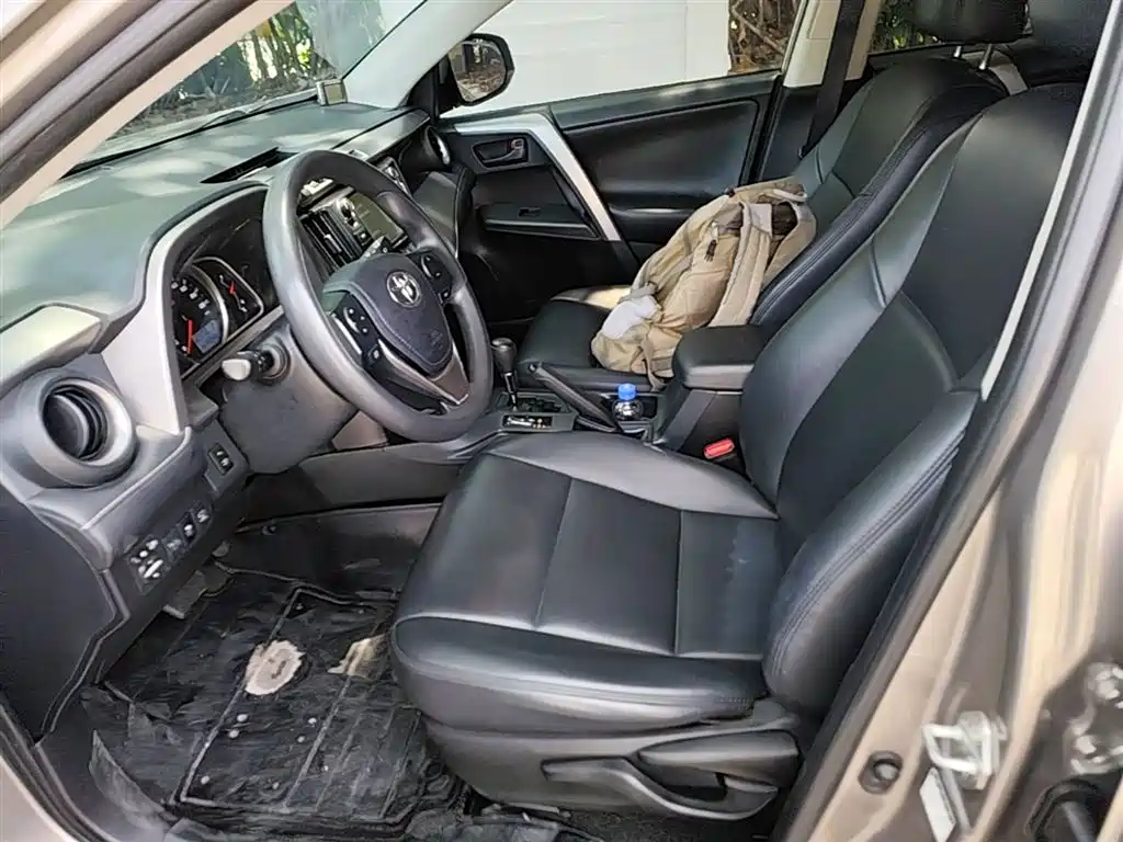 Toyota RAV4 Rongfang 2016 2.0L CVT 2WD Trend (China V) фото 15