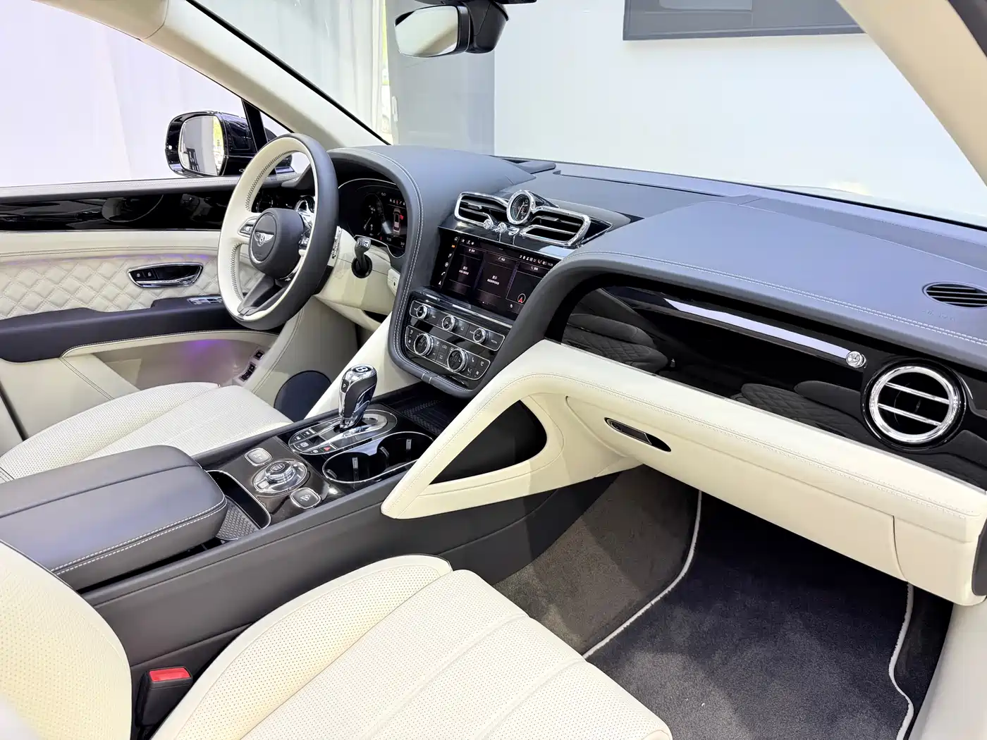 Bentley Bentayga 2022 4.0T V8 фото 8