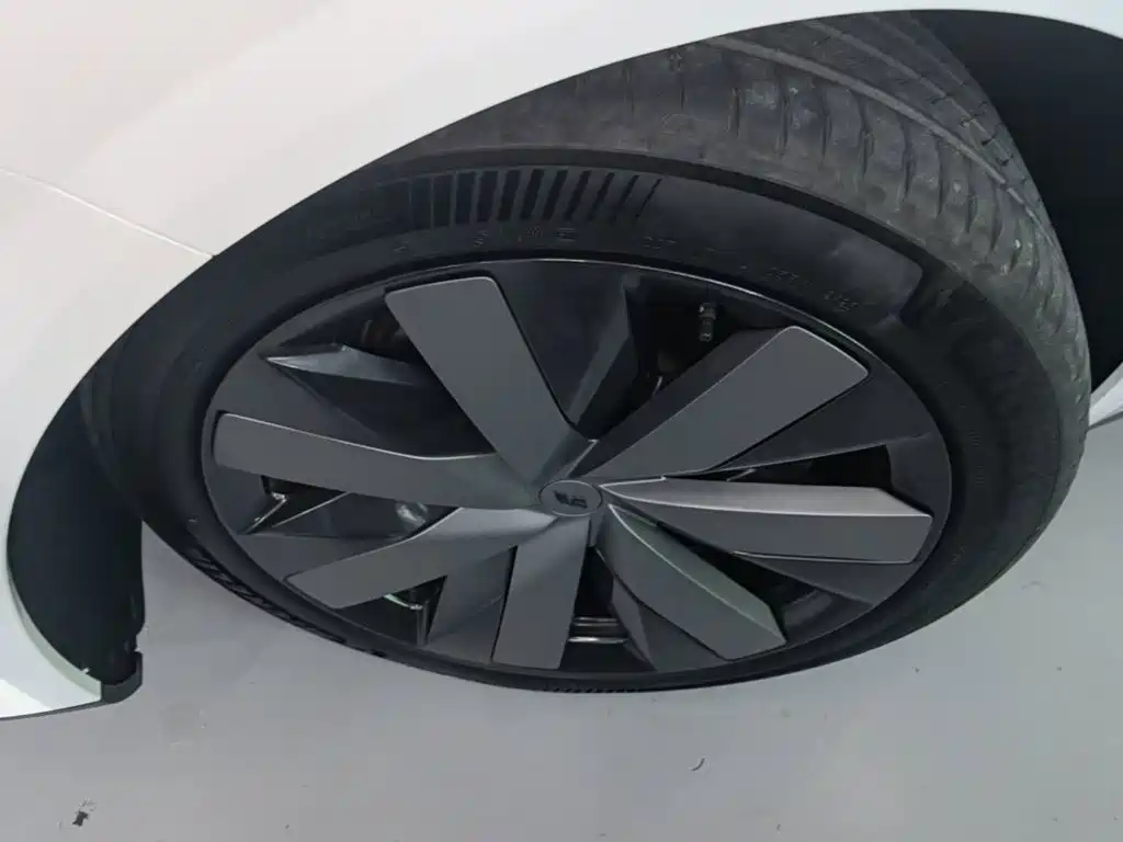 Li Auto Li i8 2025 2025 Standard Edition