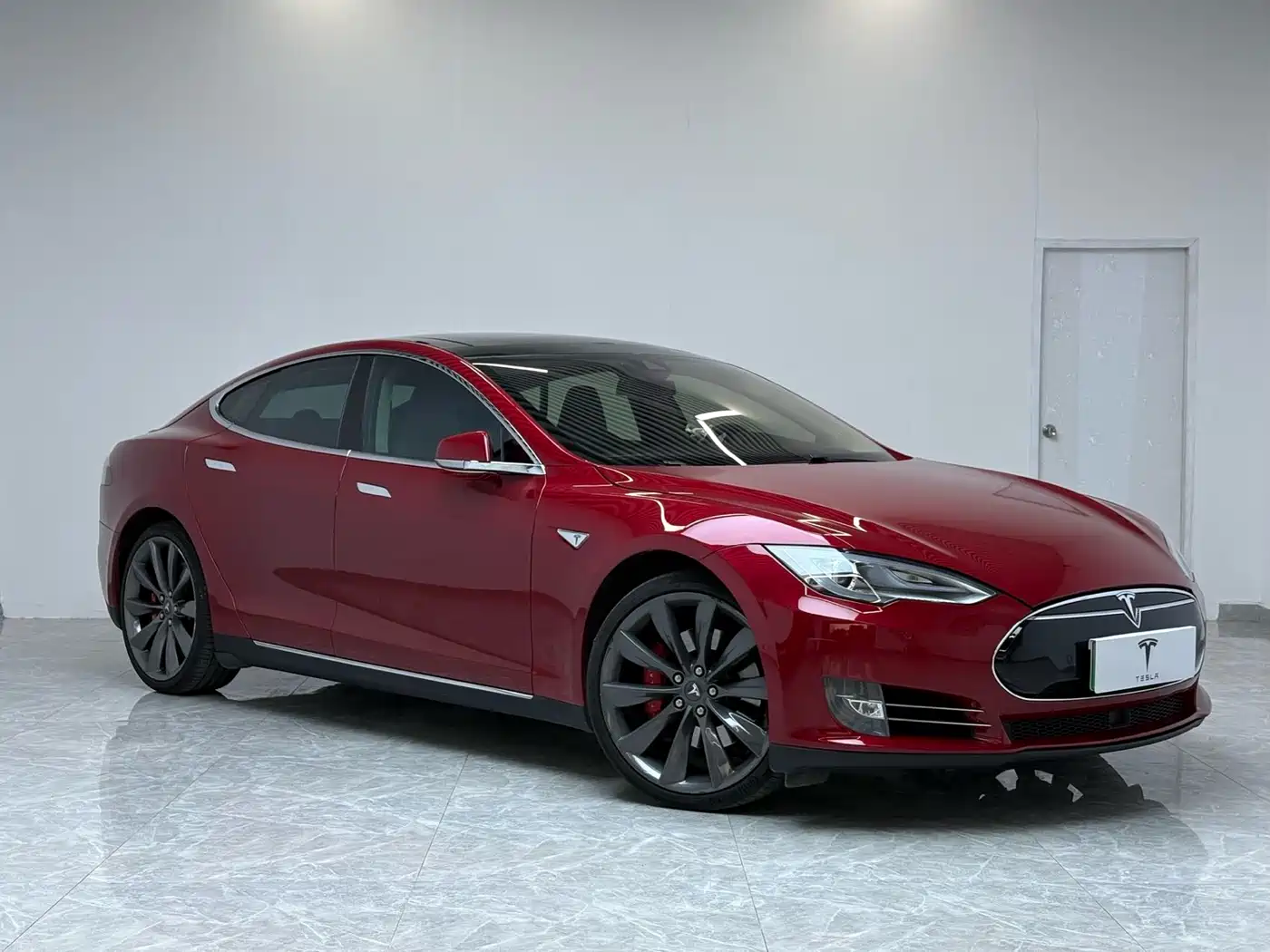 Фото 3 - Tesla Model S