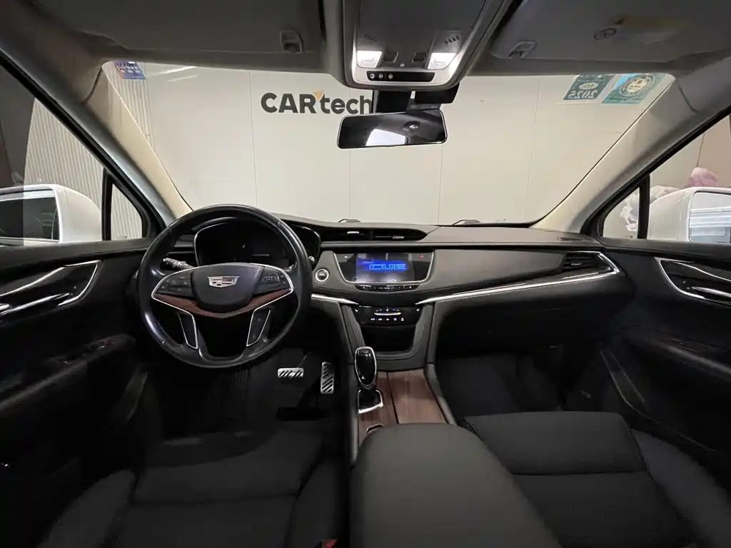 Cadillac XT5 2017 2016 28T AWD Luxury Model