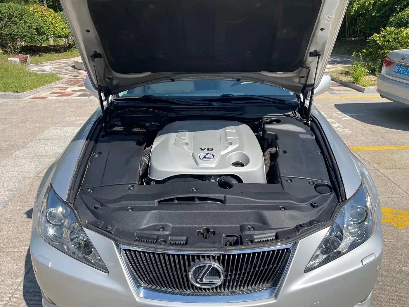 Фото 11 - Lexus IS