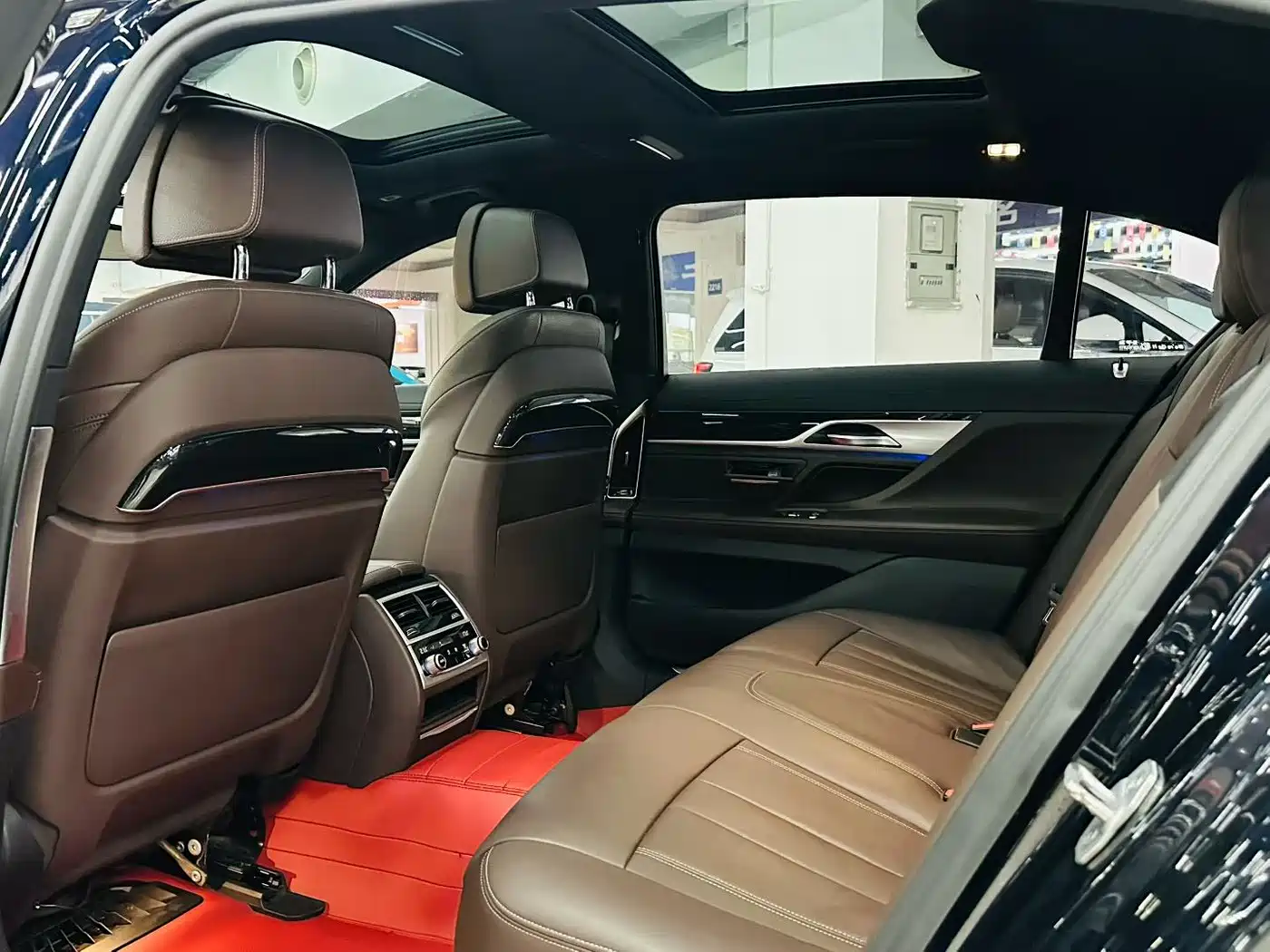 BMW 7 Series 2018 730Li Leading Type M Sport Package фото 14