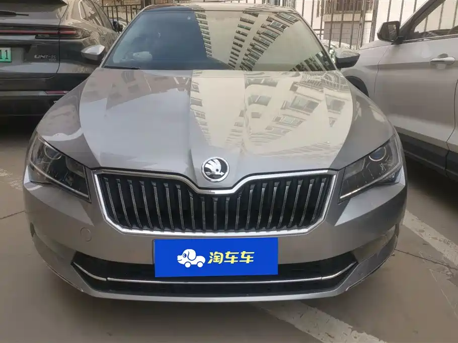 Škoda Superb 2018 TSI330 DSG Comfort Edition China V фото 2