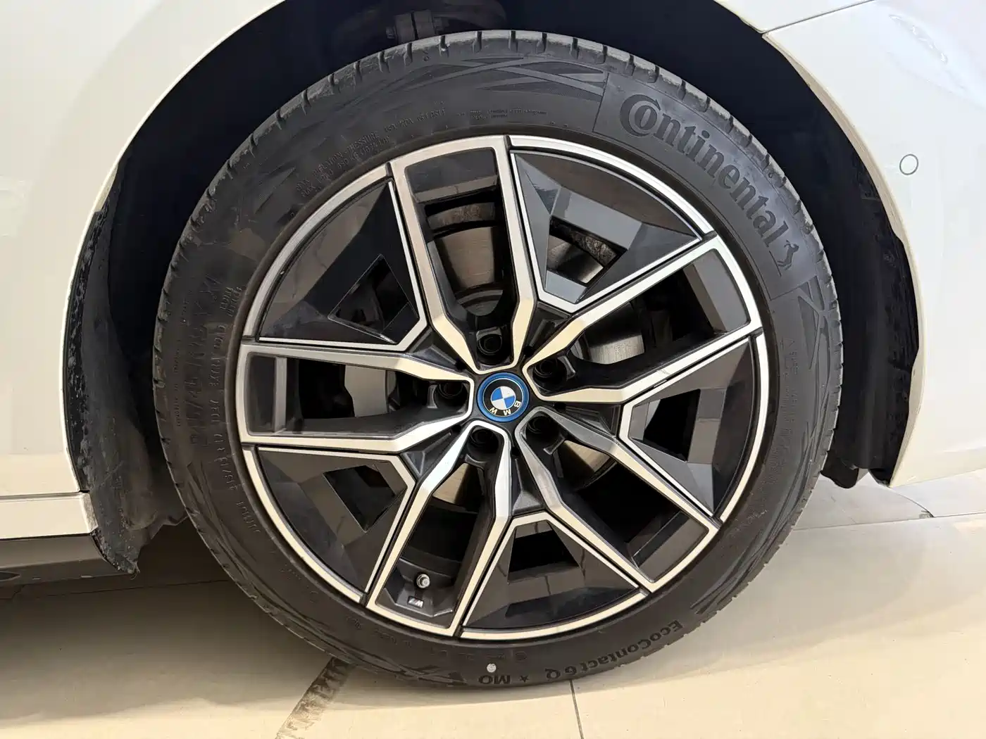 BMW i5 2024 eDrive 35L Premium Model M Sport Package фото 22