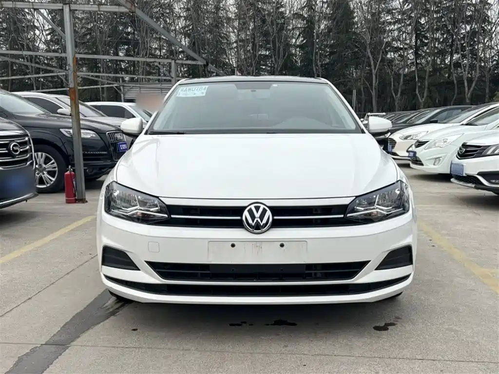 Volkswagen Polo 2019 Plus 1.5L Automatic Panorama Enjoyment Edition фото 8