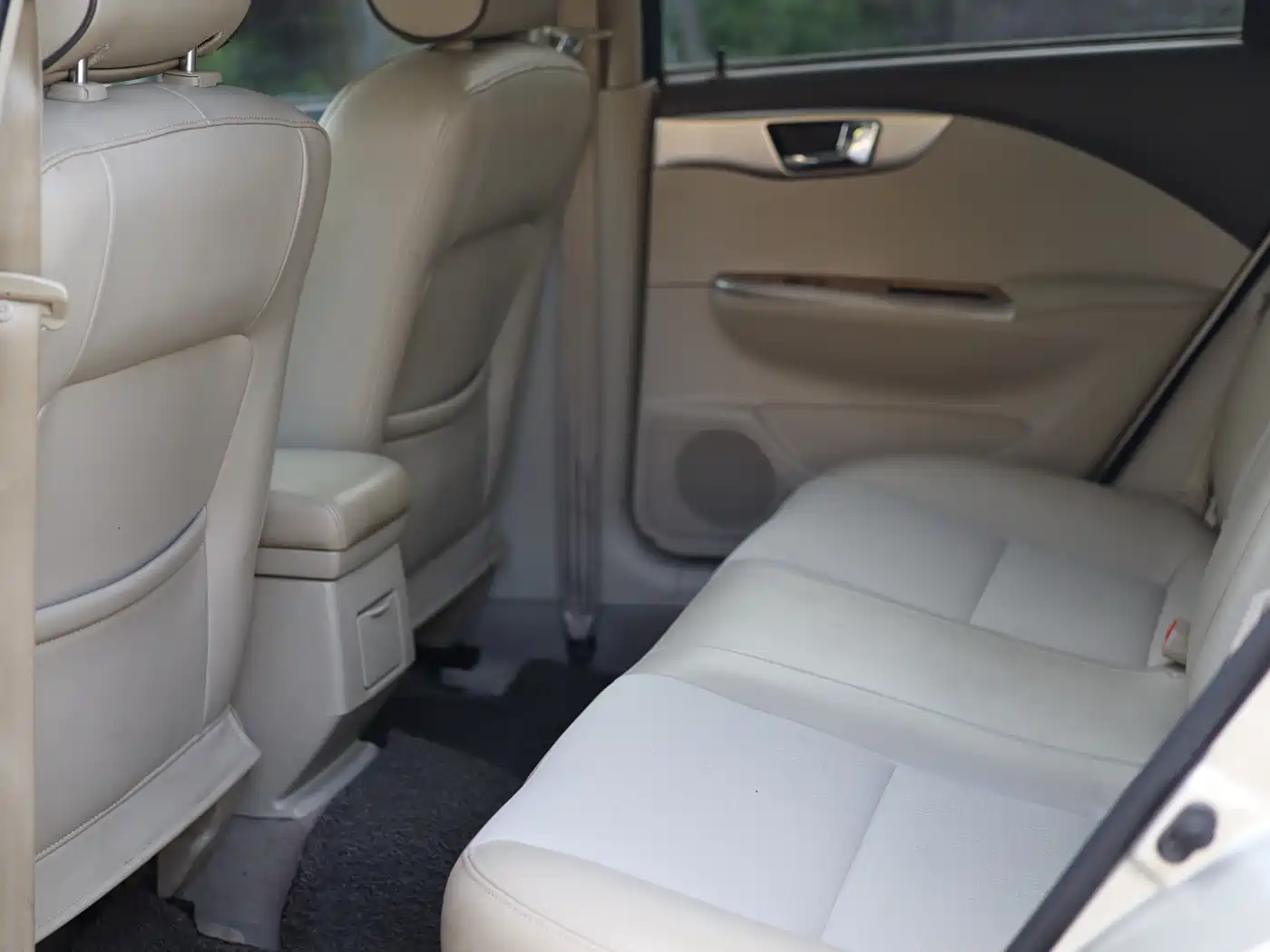 Buick Excelle 2015 1.5L Automatic Classic фото 23