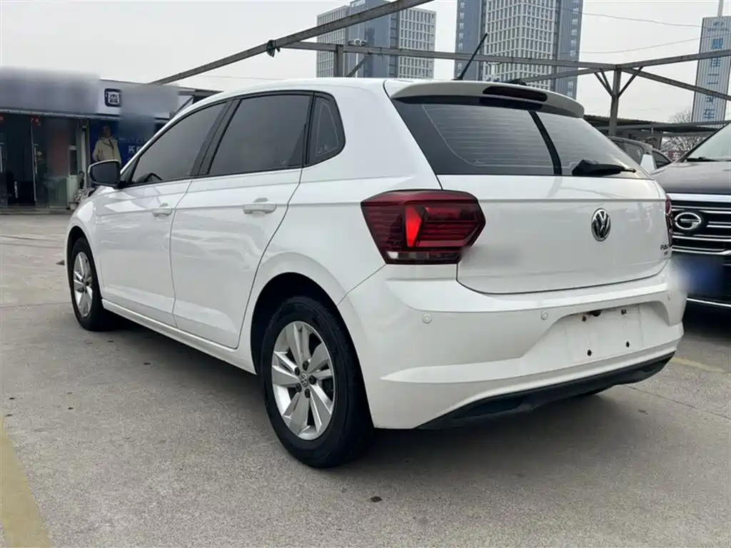 Volkswagen Polo 2019 Plus 1.5L Automatic Panorama Enjoyment Edition фото 7