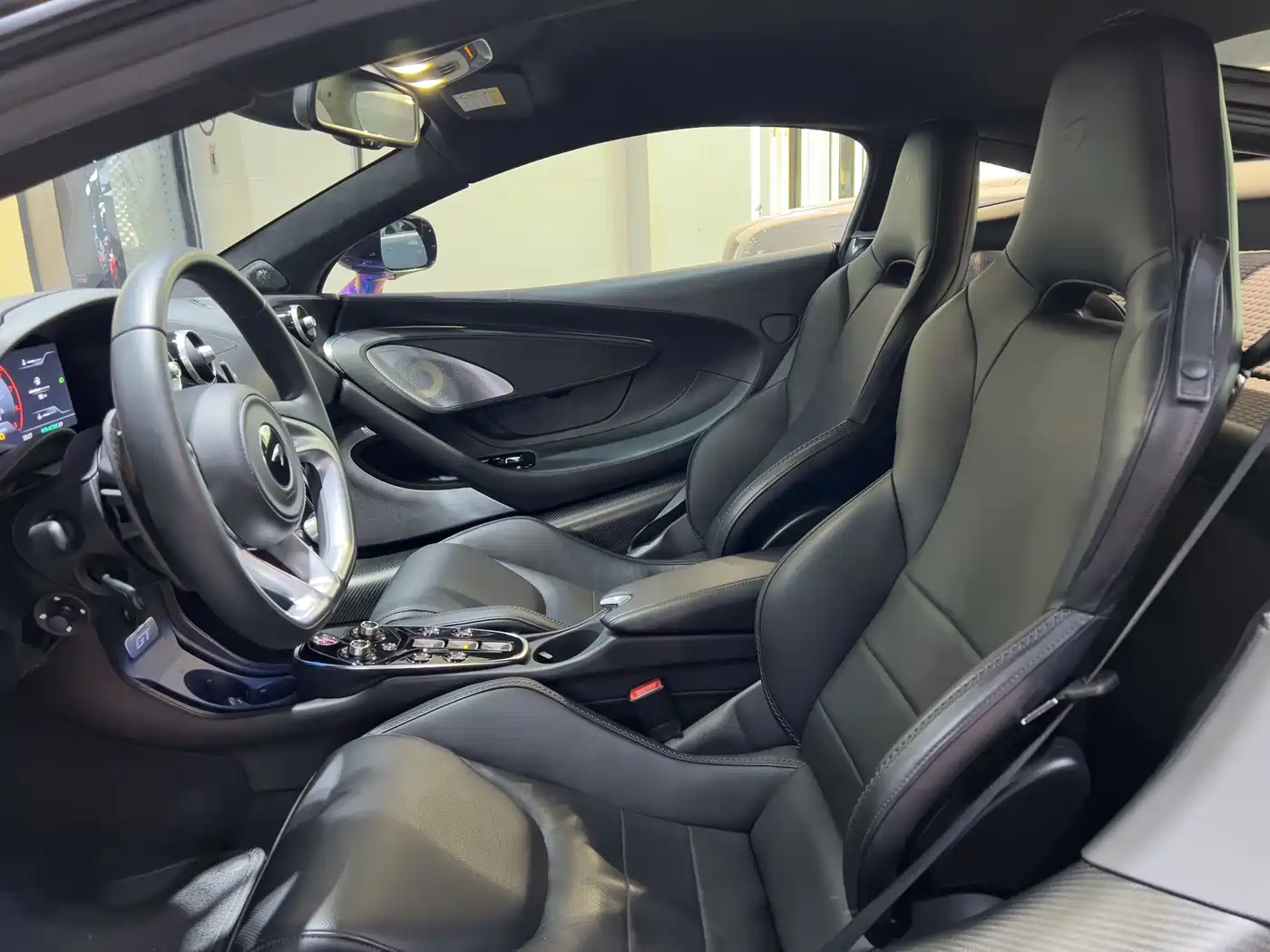 MCLAREN GT