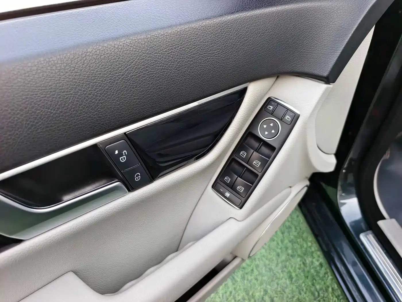 Mercedes-Benz C-Class 2013 Model C 180 CGI Classic фото 10