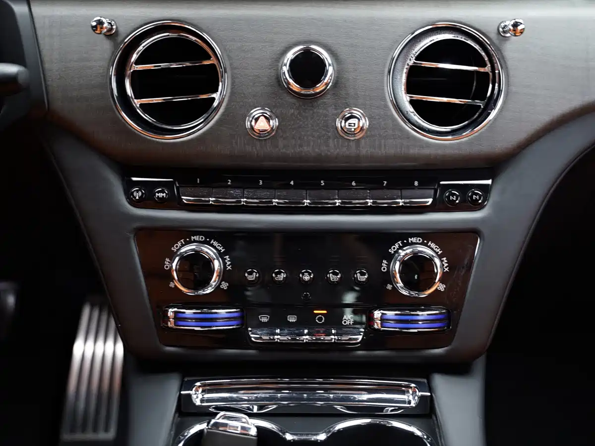 Rolls-Royce Spectre 2024 Standard Model фото 9