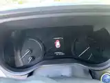 Фото 2 - Toyota Granvia