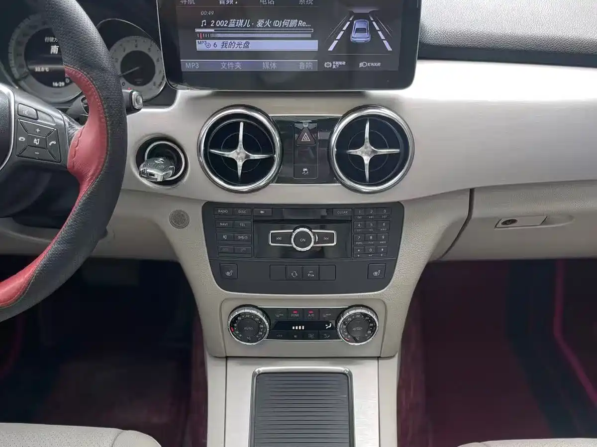 Mercedes-Benz GLK-Class 2013 GLK 300 4MATIC Fashion фото 10