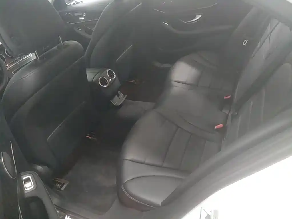 Фото 17 - Mercedes-Benz C-Class