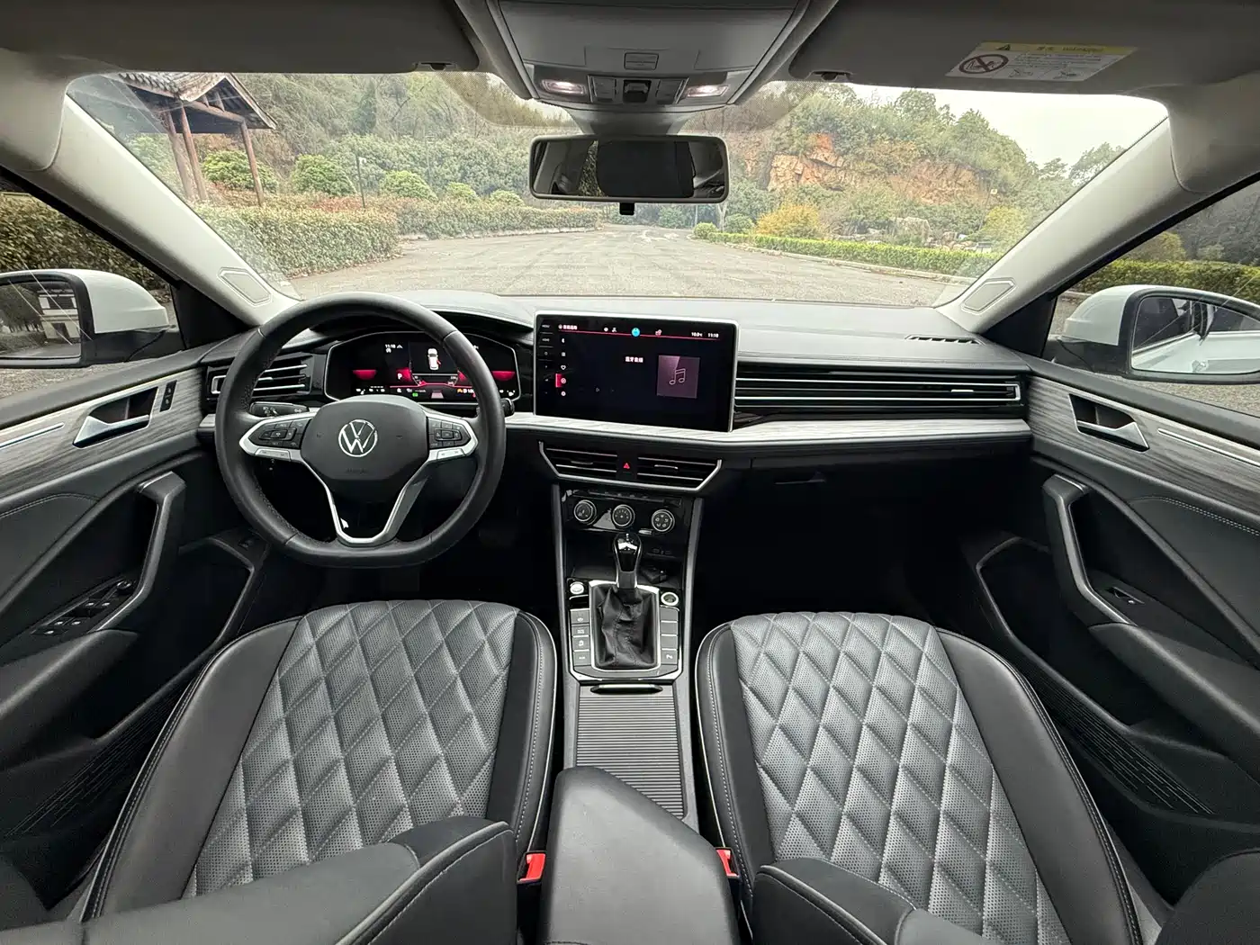 Volkswagen Sagitar 2023 300TSI DSG Surpassing Edition фото 10