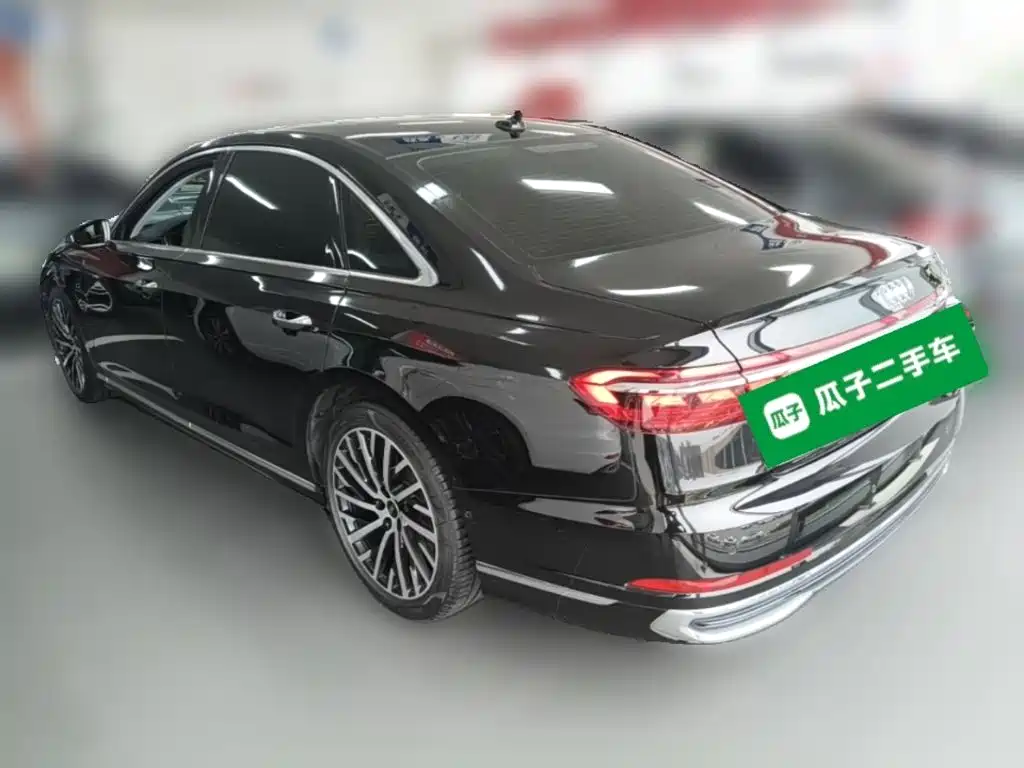 Photo 9 - Audi A8