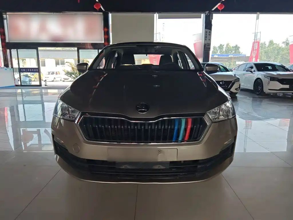 Фото 6 - Škoda Rapid