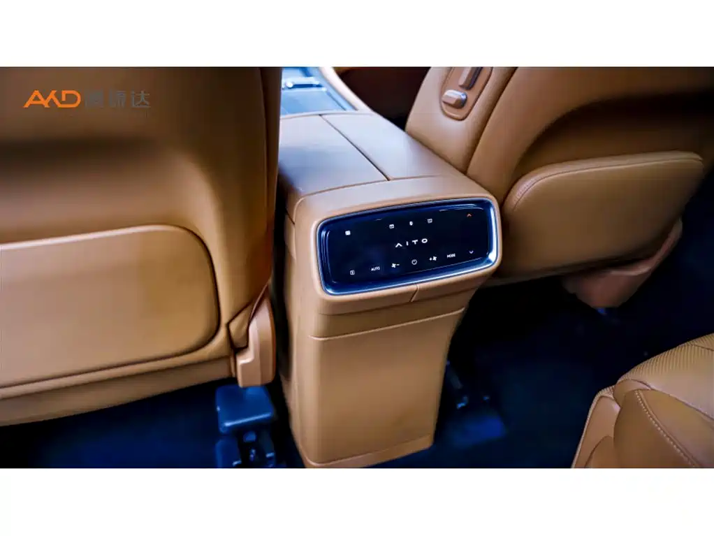 AITO Wenjie AITO M9 2024 Extended Range Ultra 42kWh 6-Seater фото 10