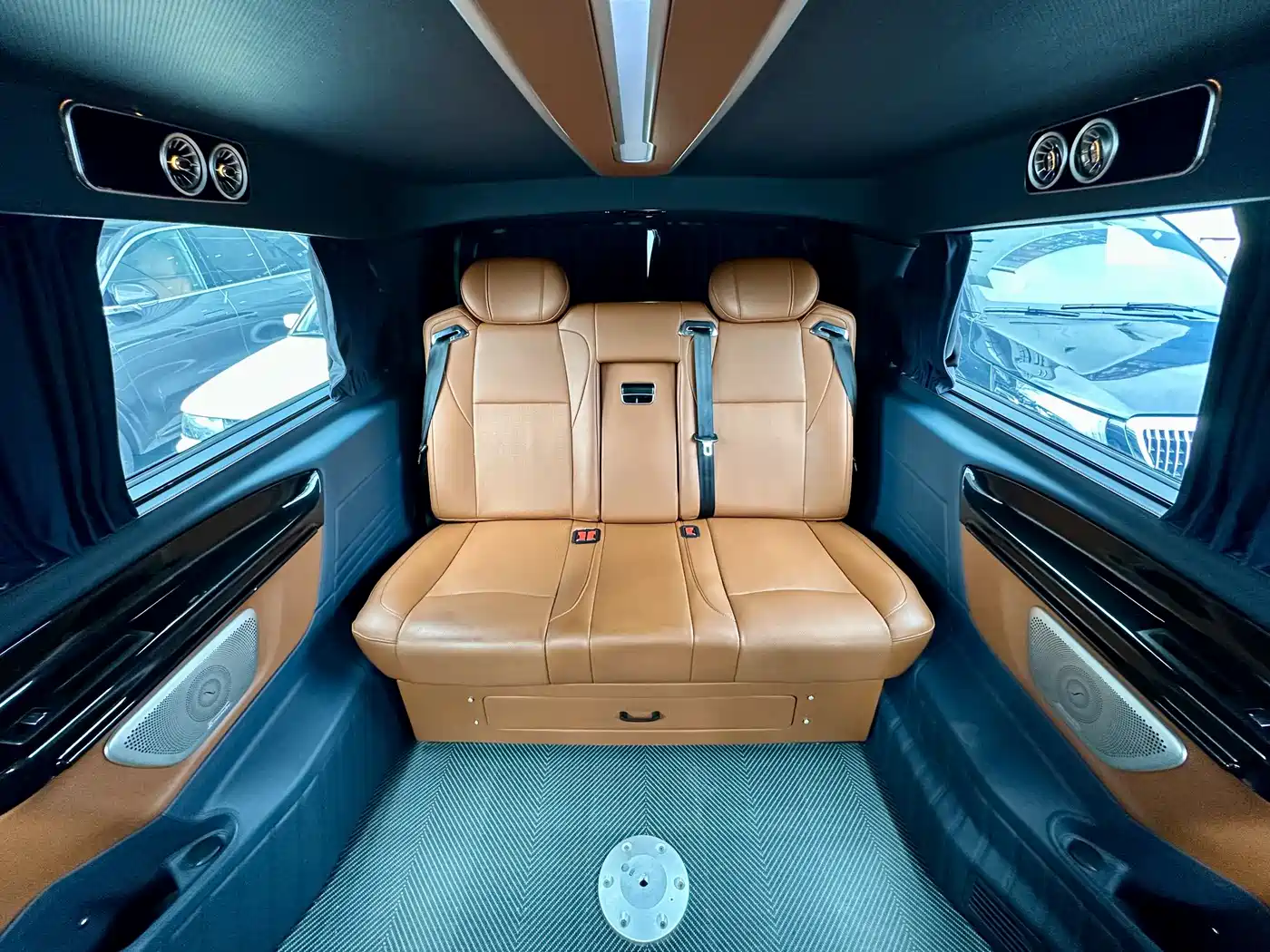 Mercedes-Benz Vito 2023 2.0T Business 7-Seater фото 14