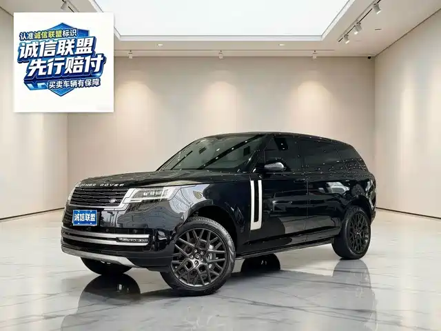 Land Rover Range Rover 3.0 L6 400PS, 7 мест, удлинённая
