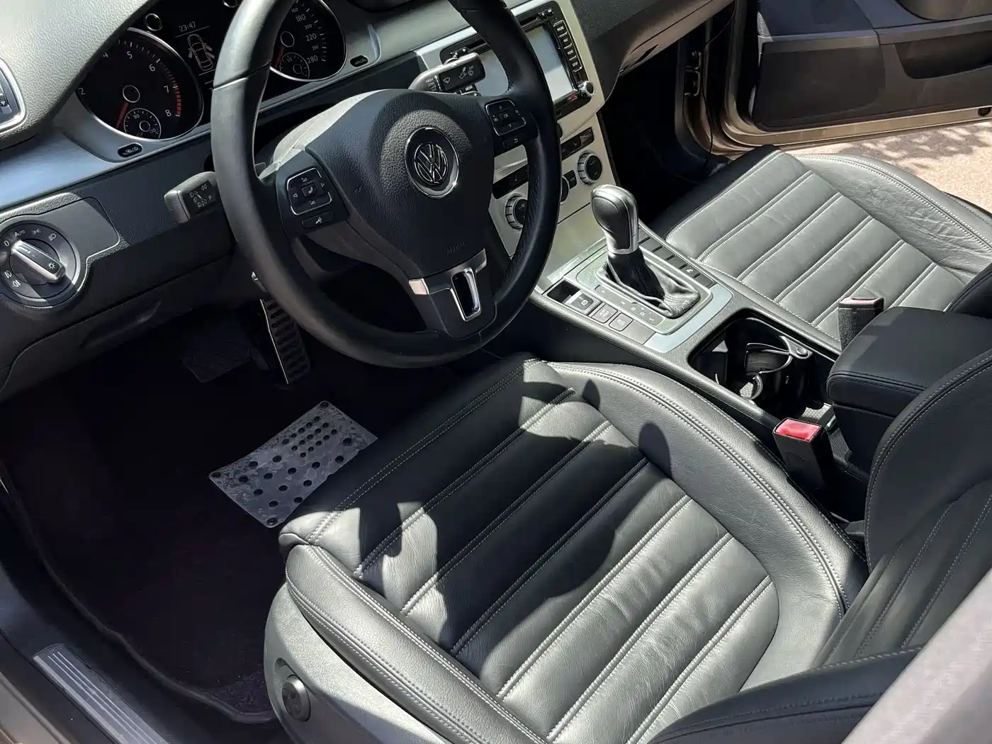 Volkswagen FAW-Volkswagen CC 2015 1.8TSI Premium фото 6