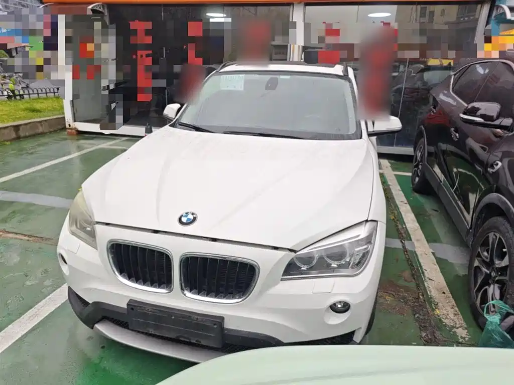 BMW X1 2013 sDrive18i Leading фото 2