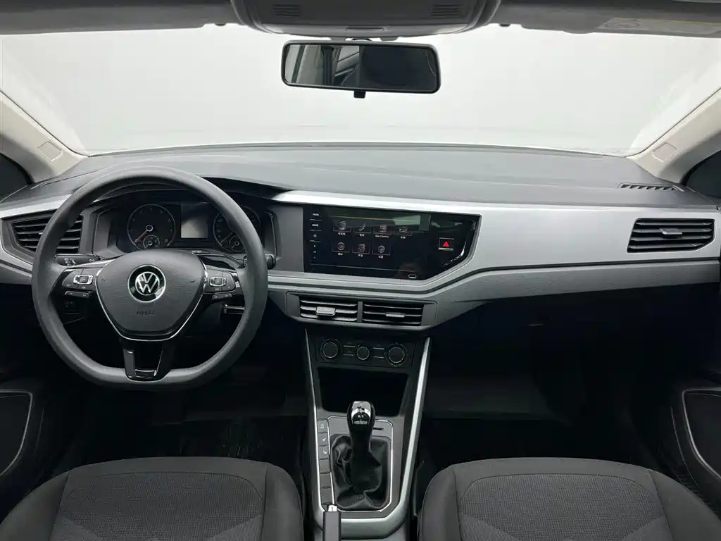 Volkswagen Polo 2021 Plus 1.5L Automatic Panorama Enjoyment Edition фото 16