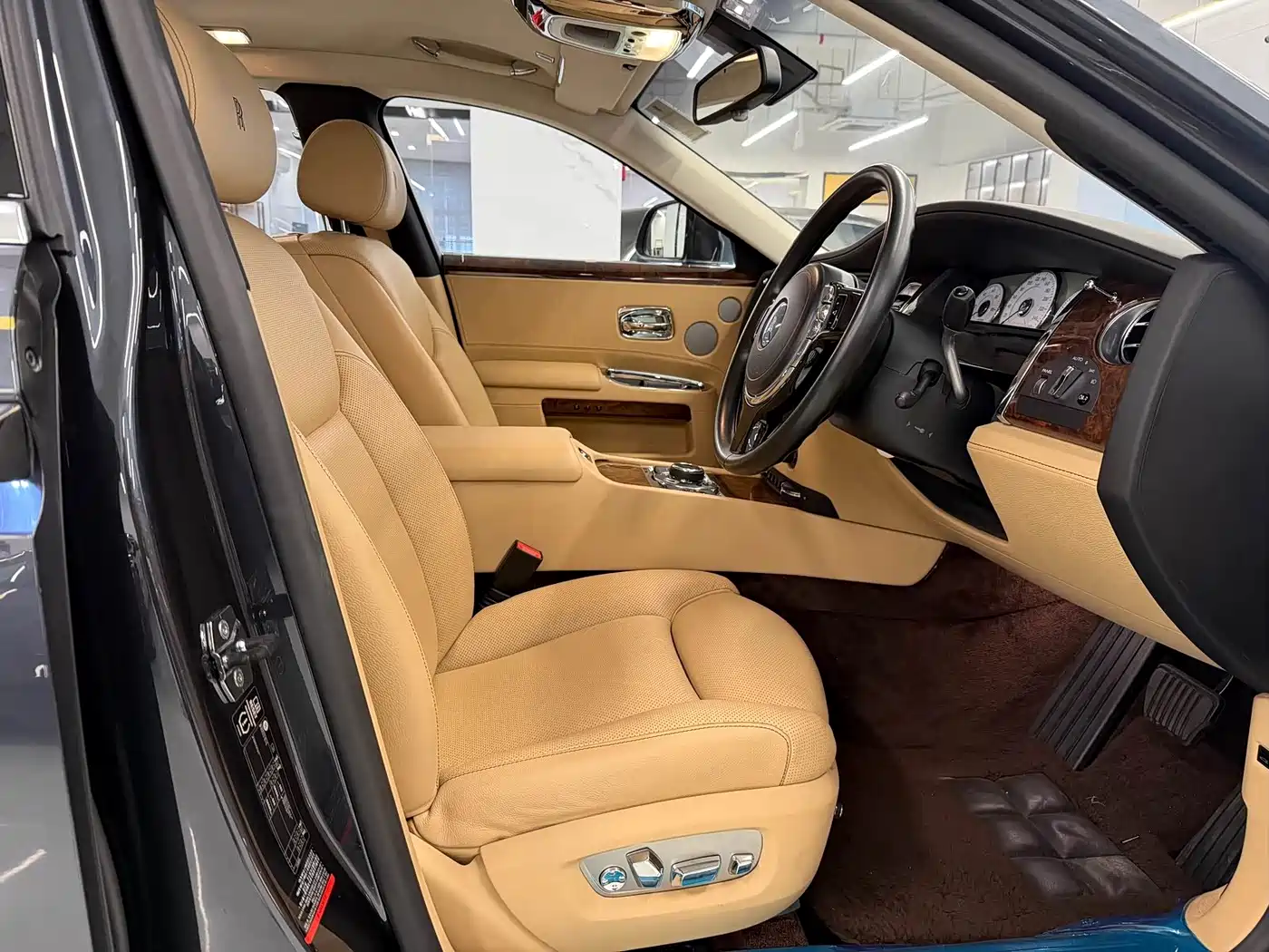 Photo 6 - Rolls-Royce Ghost