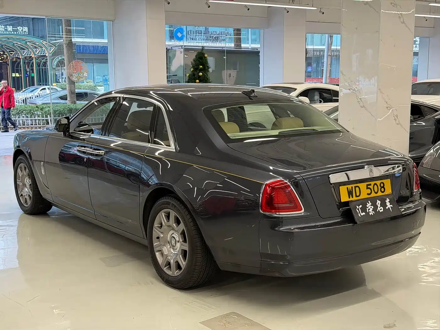 Photo 14 - Rolls-Royce Ghost