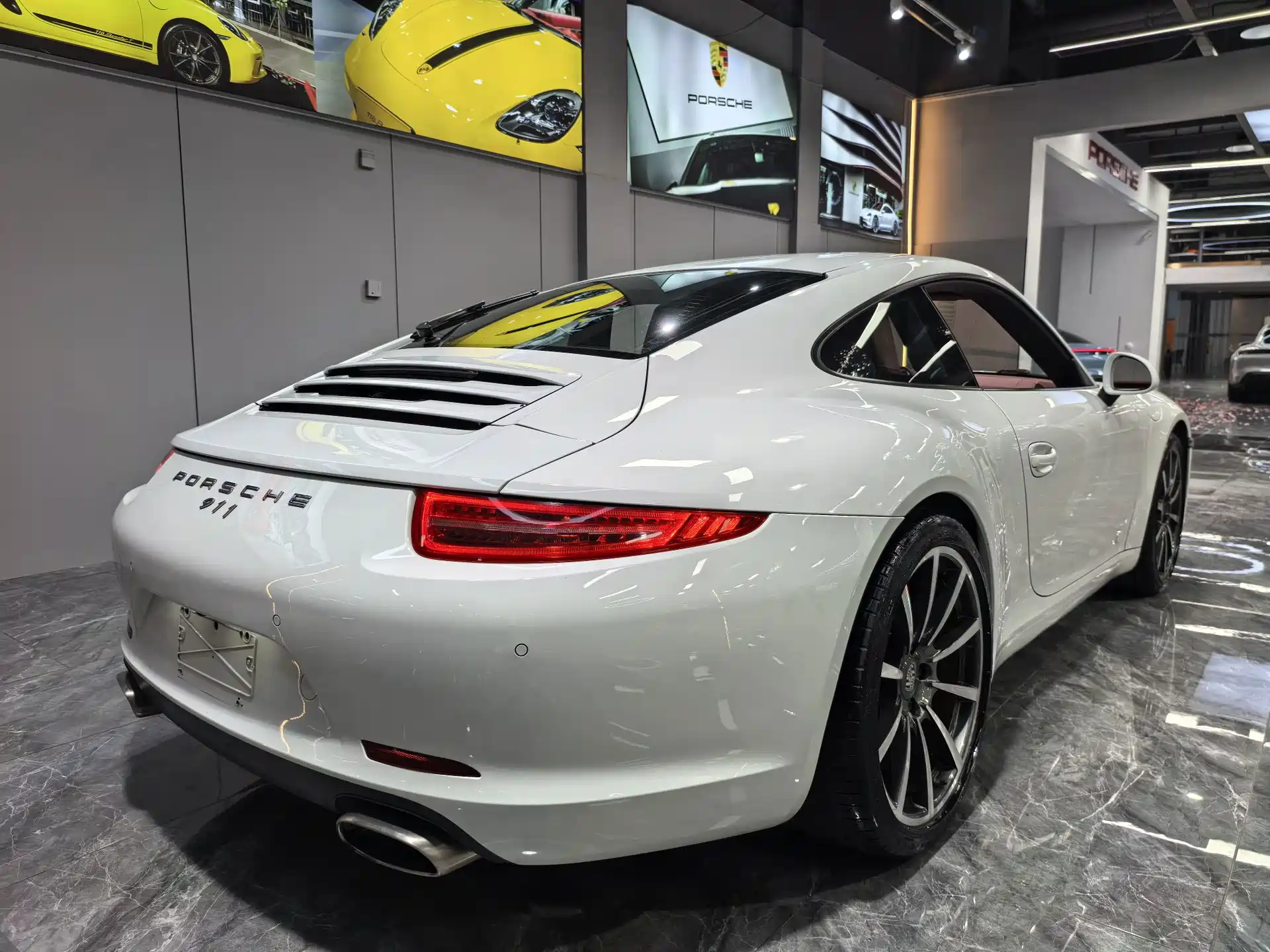 Фото 5 - Porsche 911