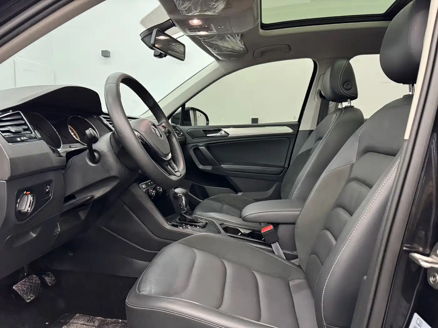Volkswagen Tiguan L 2019 Facelift 330TSI Auto 2WD Panorama Comfort China VI фото 5