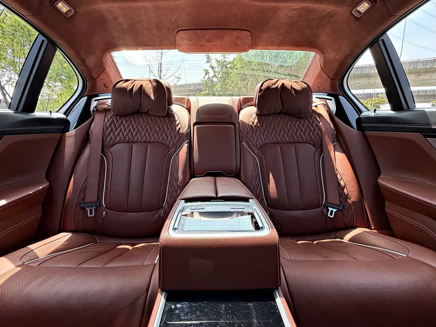 BMW 7 Series 2017 M760Li xDrive Excellence Luxury фото 11