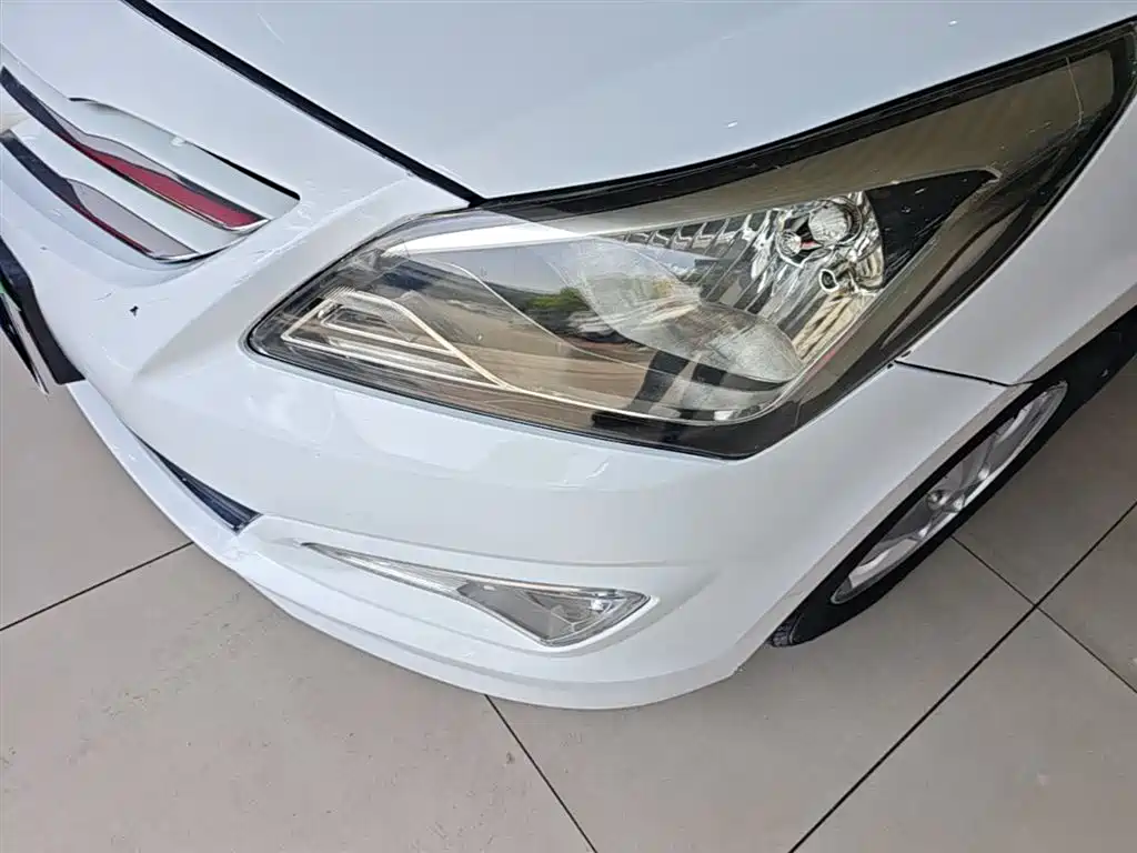 Hyundai Reina 2014 1.4L Manual GLX фото 24