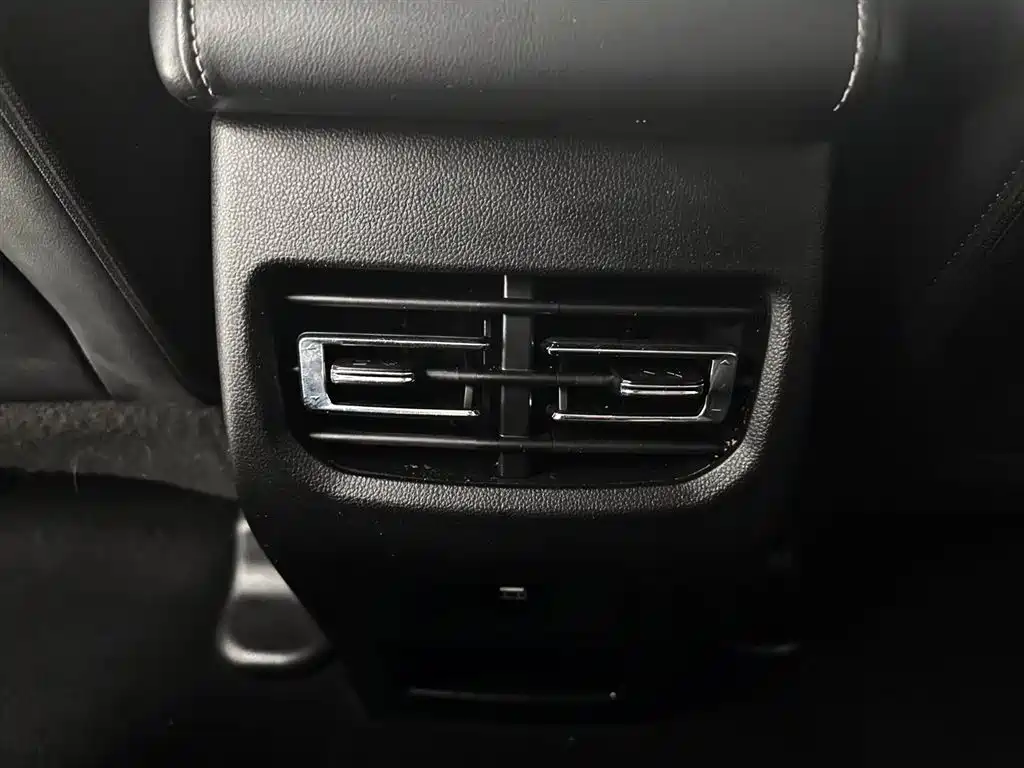 Haval M6 2021 PLUS 1.5T DCT Luxury Smart Connect фото 17