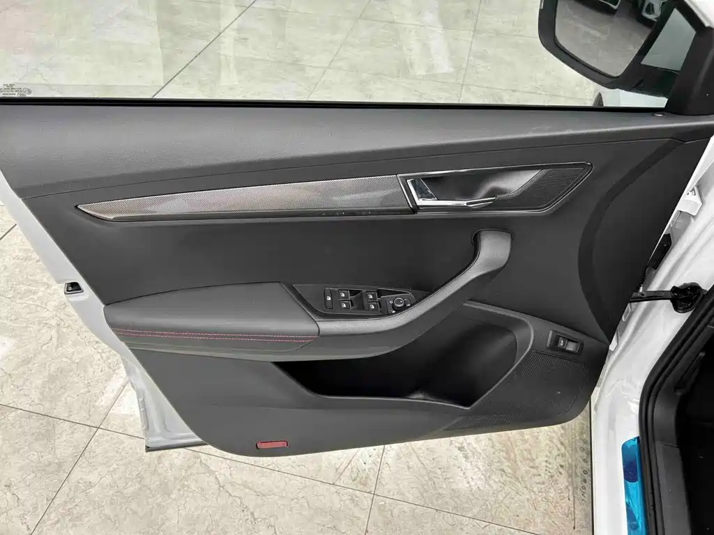 Škoda Karoq 2025 2025 TSI280 Luxury Edition