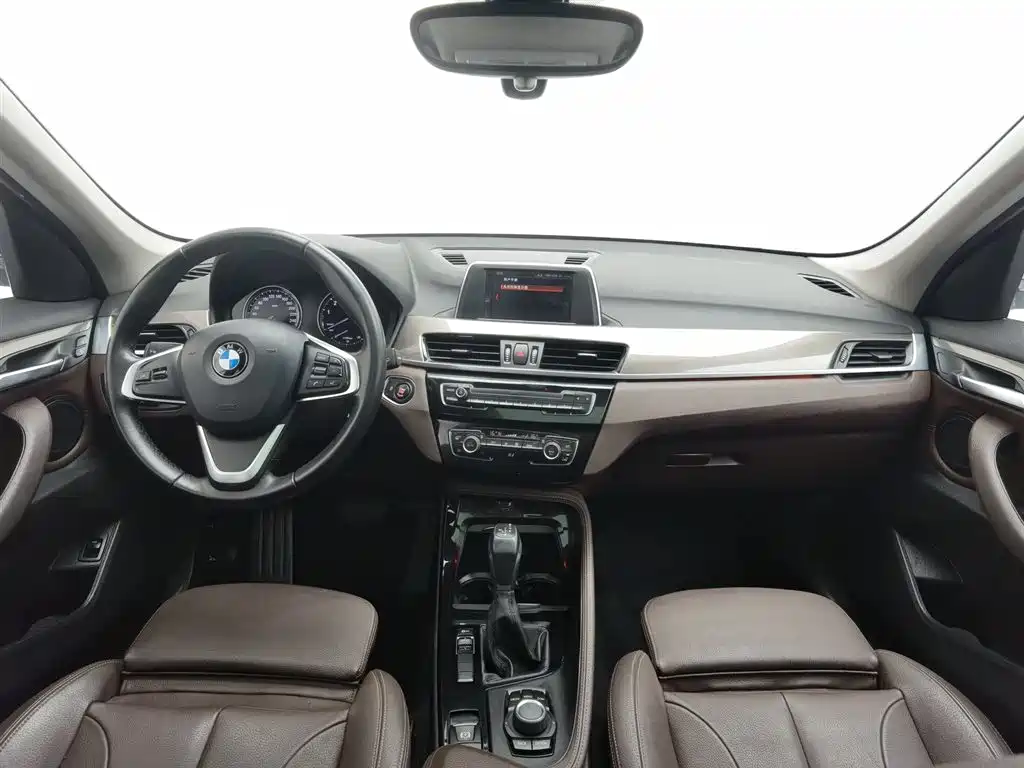 BMW X1 2018 sDrive18Li Premium Model фото 5