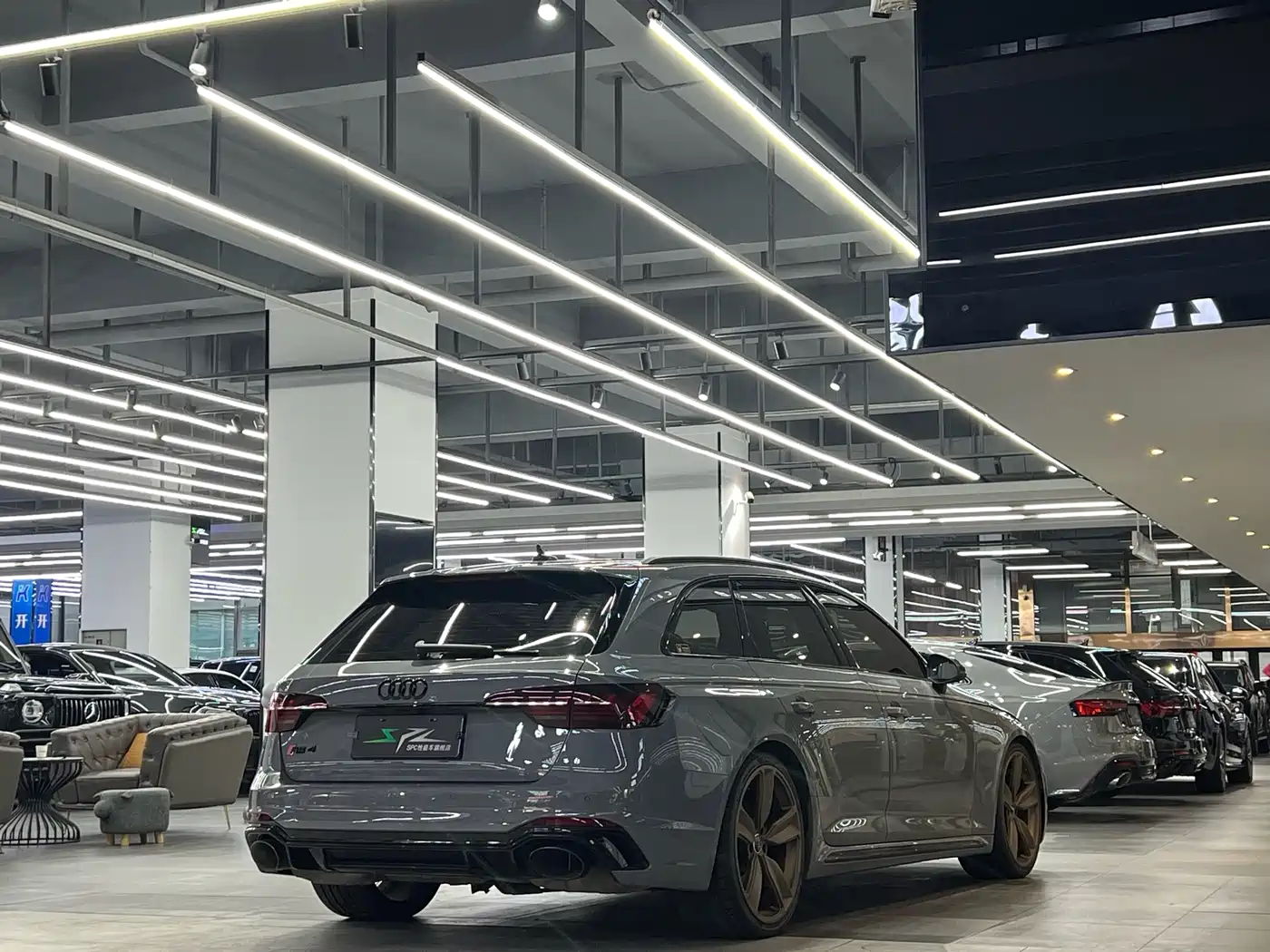 Audi RS 4 2021 RS4 Avant Dark Gold Edition фото 19