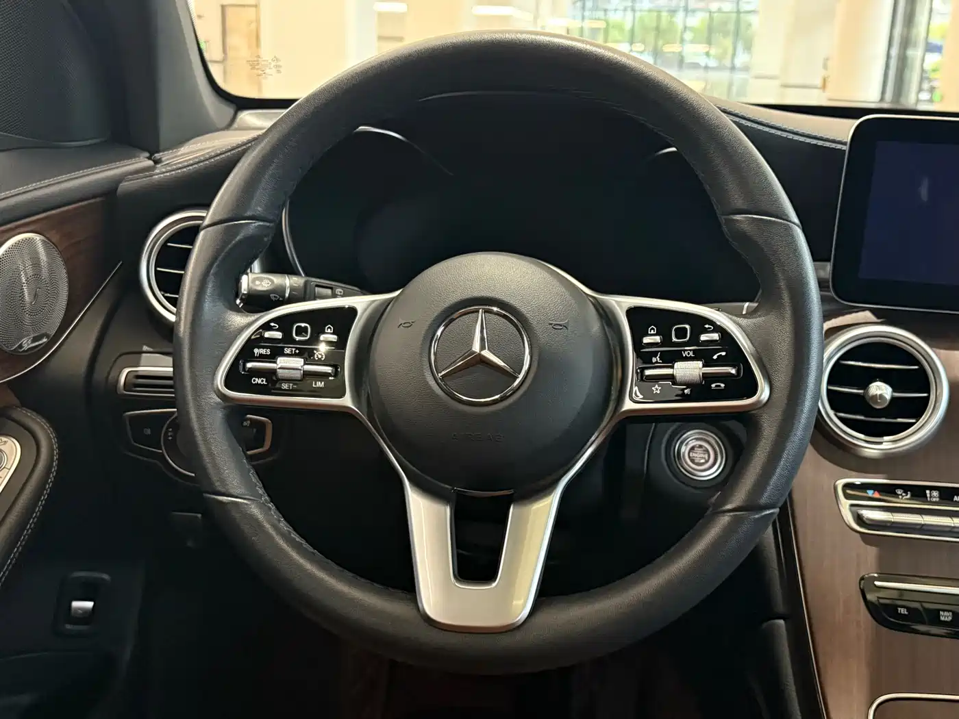 Mercedes-Benz GLC 2021 GLC 300 L 4MATIC Sporty фото 14
