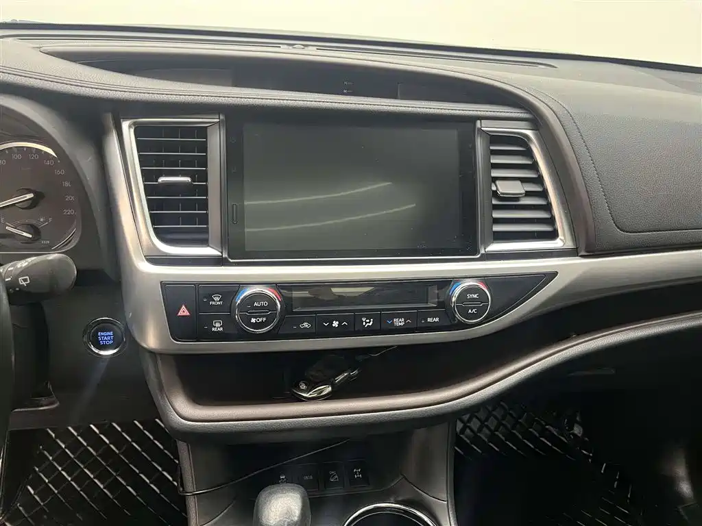 TOYOTA HIGHLANDER