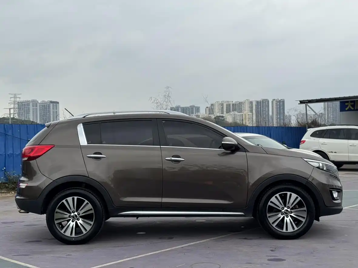 Kia Sportage 2016 2.0L Automatic 2WD GLS фото 4